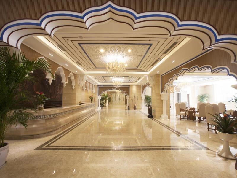 Central Asian Hotel Чэнду Экстерьер фото